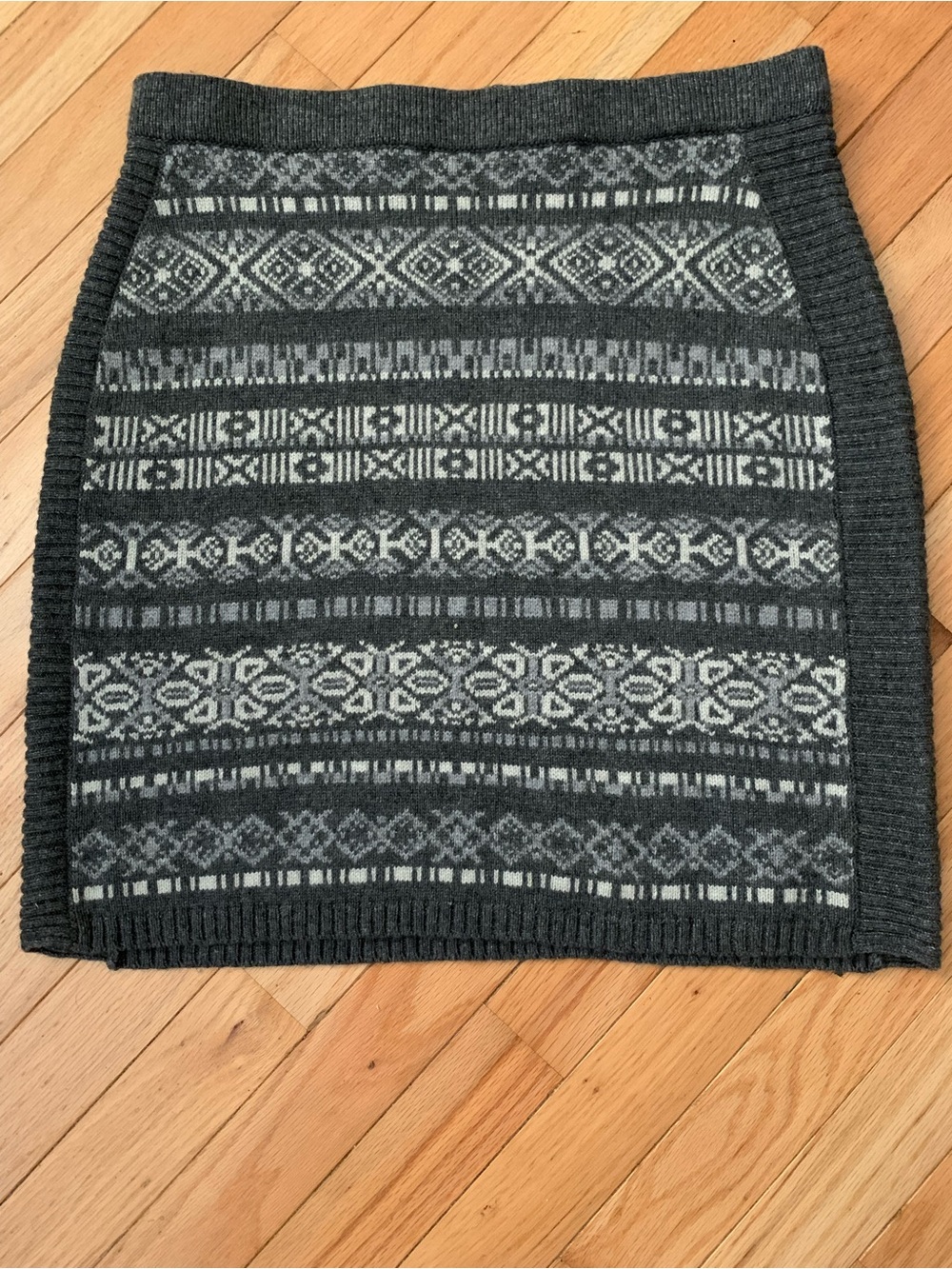 Sherpa Adventure Gear Charcoal Gray Patterned Knit Pencil Skirt